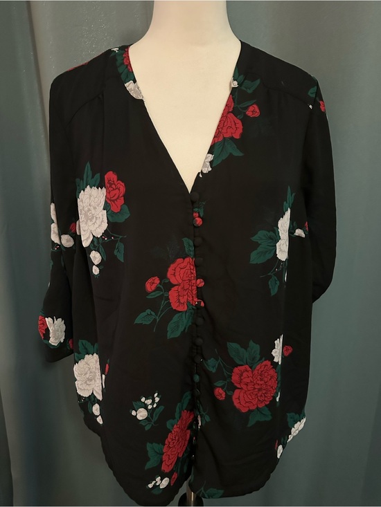 torrid Tops - Torrid Size 0 Black Floral Blouse Red Rose Print Button Front 3/4 Sleeve Top